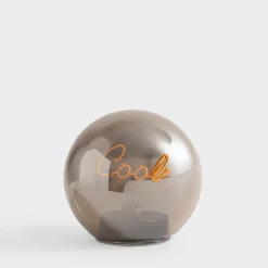 Dekoracyjna LED szklana kula z napisem COOL