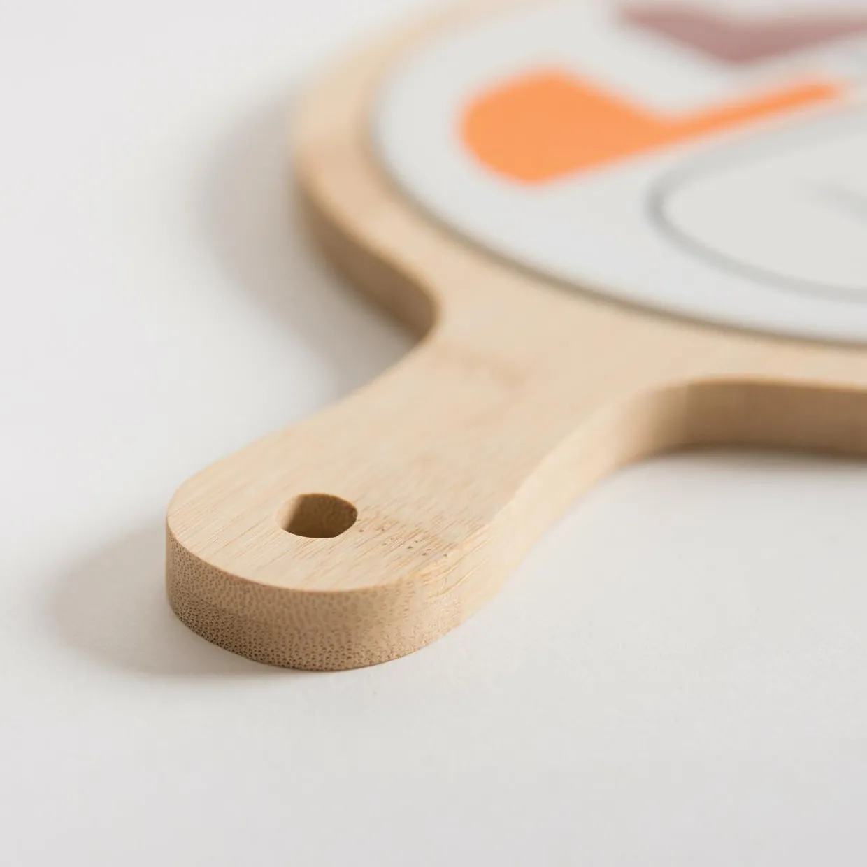 Deska do serwowania z ceramicznym talerzem 17,5 cm