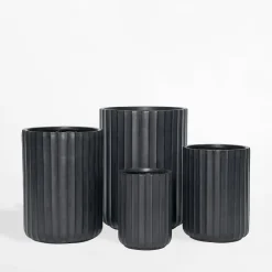 Donica ryflowana 30x30x41 cm czarna