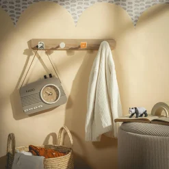 Drewniany wieszak ścienny ZWIERZĄTKA MIX 45x50 cm