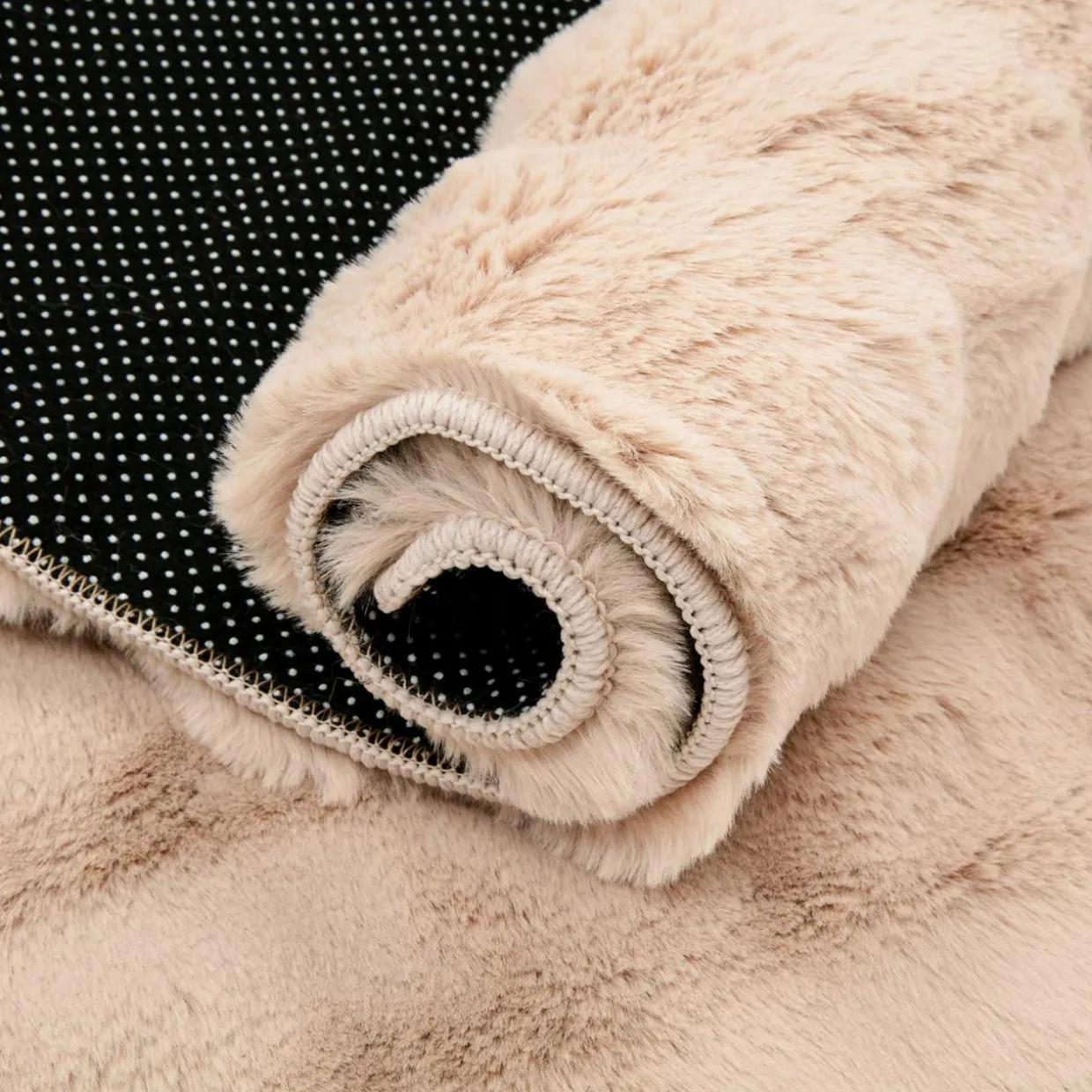 Dywan do przedpokoju beżowy MODESTO 80x150 cm