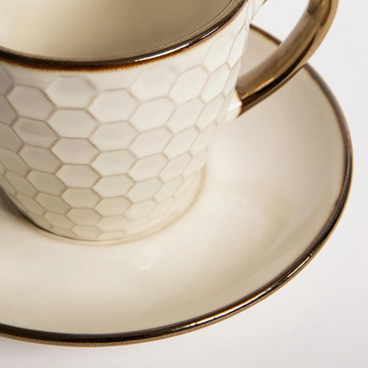 Filiżanka ze spodkiem plaster miodu BRESCA 220 ml