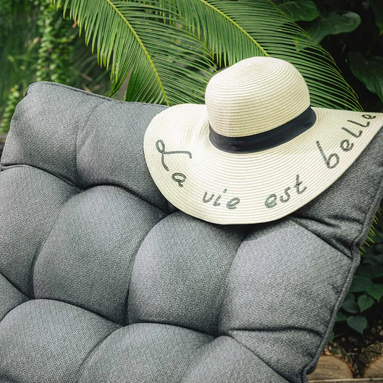 Fotel ogrodowy bujany LILIOP