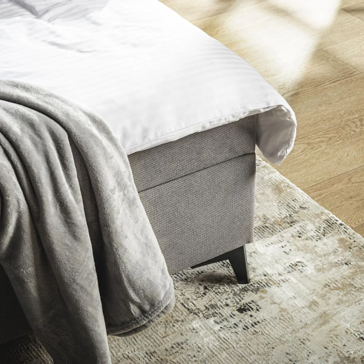 Łóżko kontynentalne jasnoszare MARY 140x200 cm