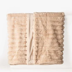 Koc beżowy CORDOVA 150x200 cm