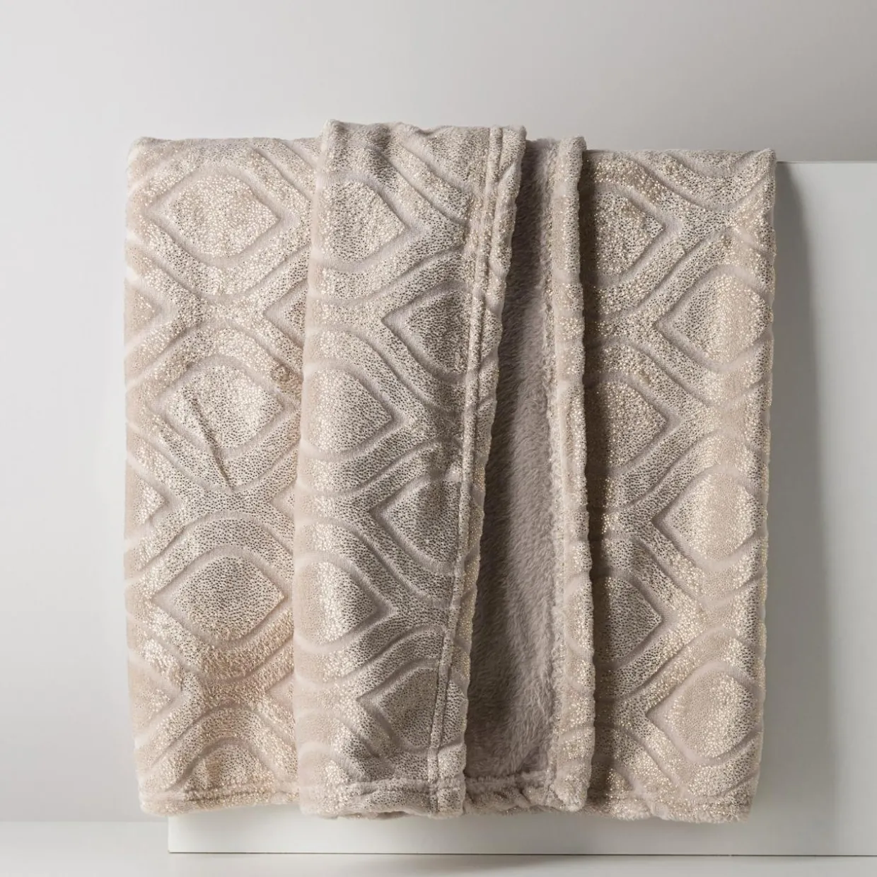 Koc beżowy JASMINE 130x160 cm