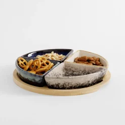 Komplet 4 miseczek na okrągłej bambusowej podstawie 21,5 cm