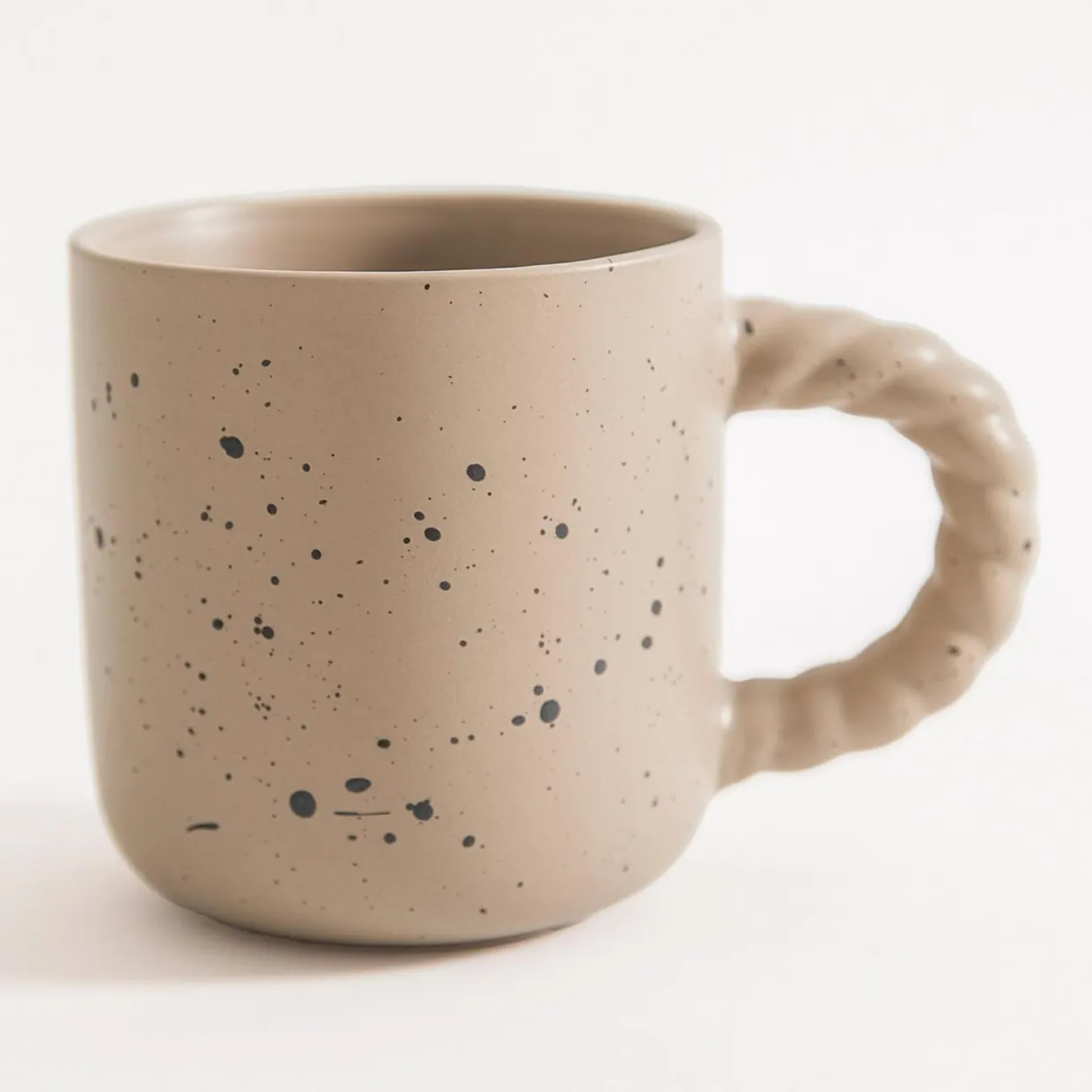 Kubek ceramiczny beżowy 520 ml