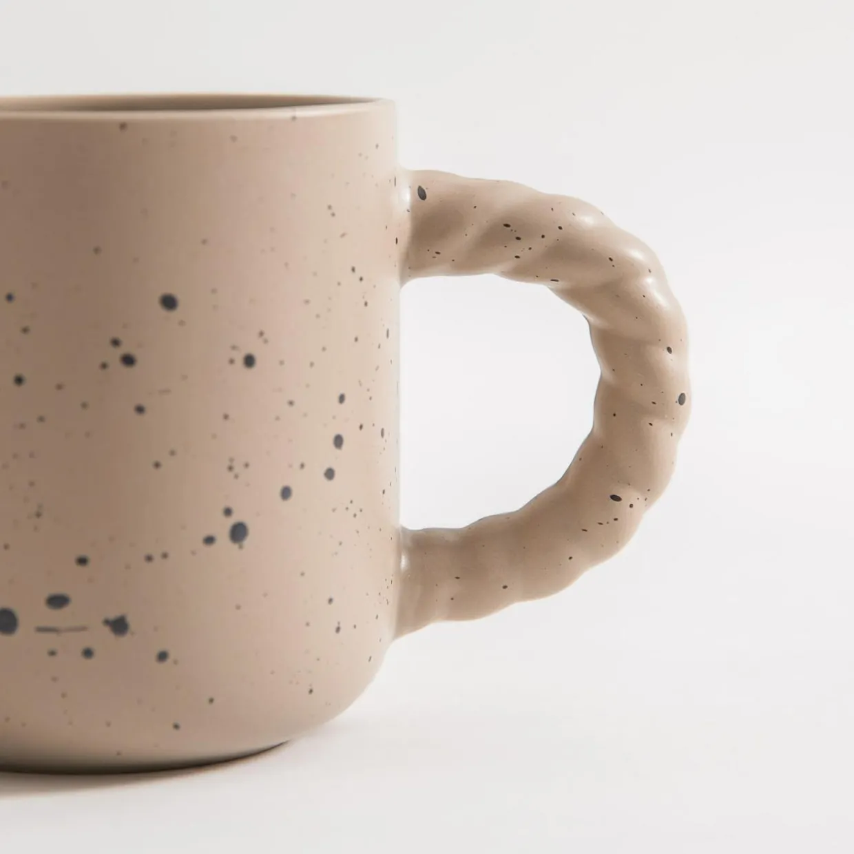 Kubek ceramiczny beżowy 520 ml