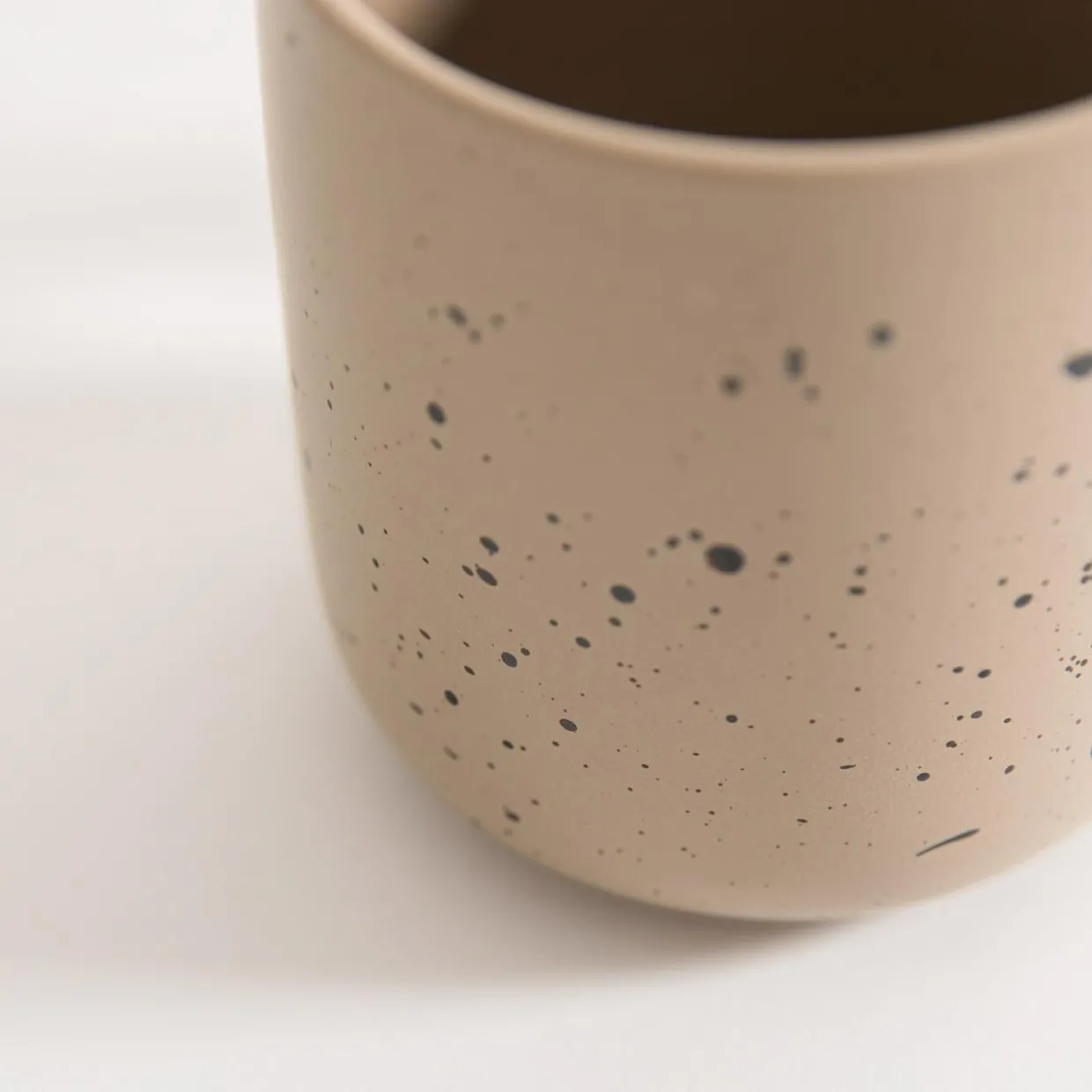 Kubek ceramiczny beżowy 520 ml