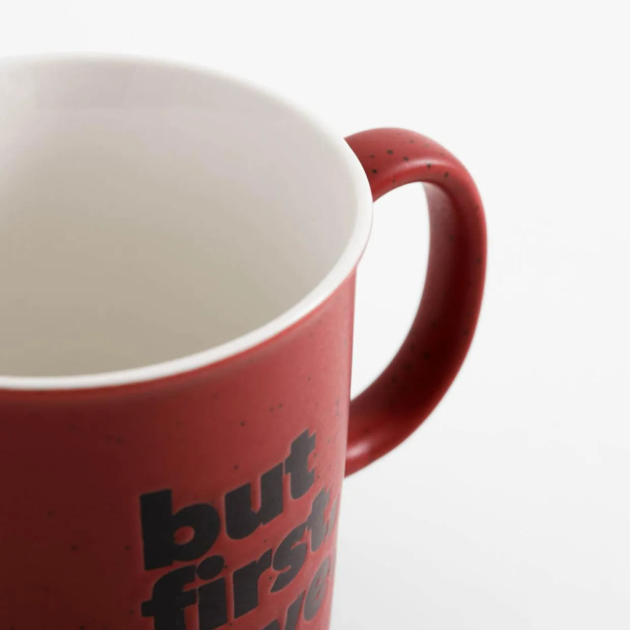 Kubek porcelanowy czerwony 520 ml
