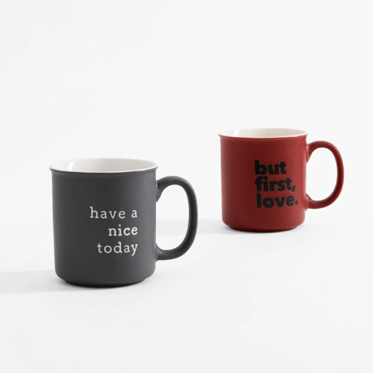 Kubek porcelanowy czerwony 520 ml