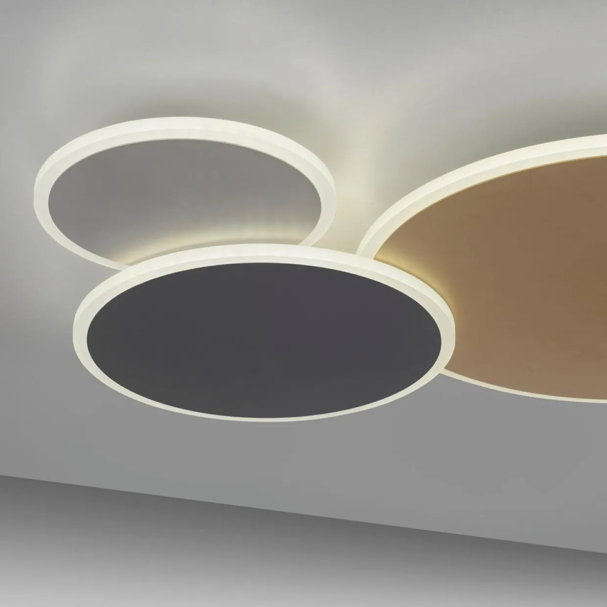 Lampa sufitowa LED Wi-Fi Q-PIATO z pilotem