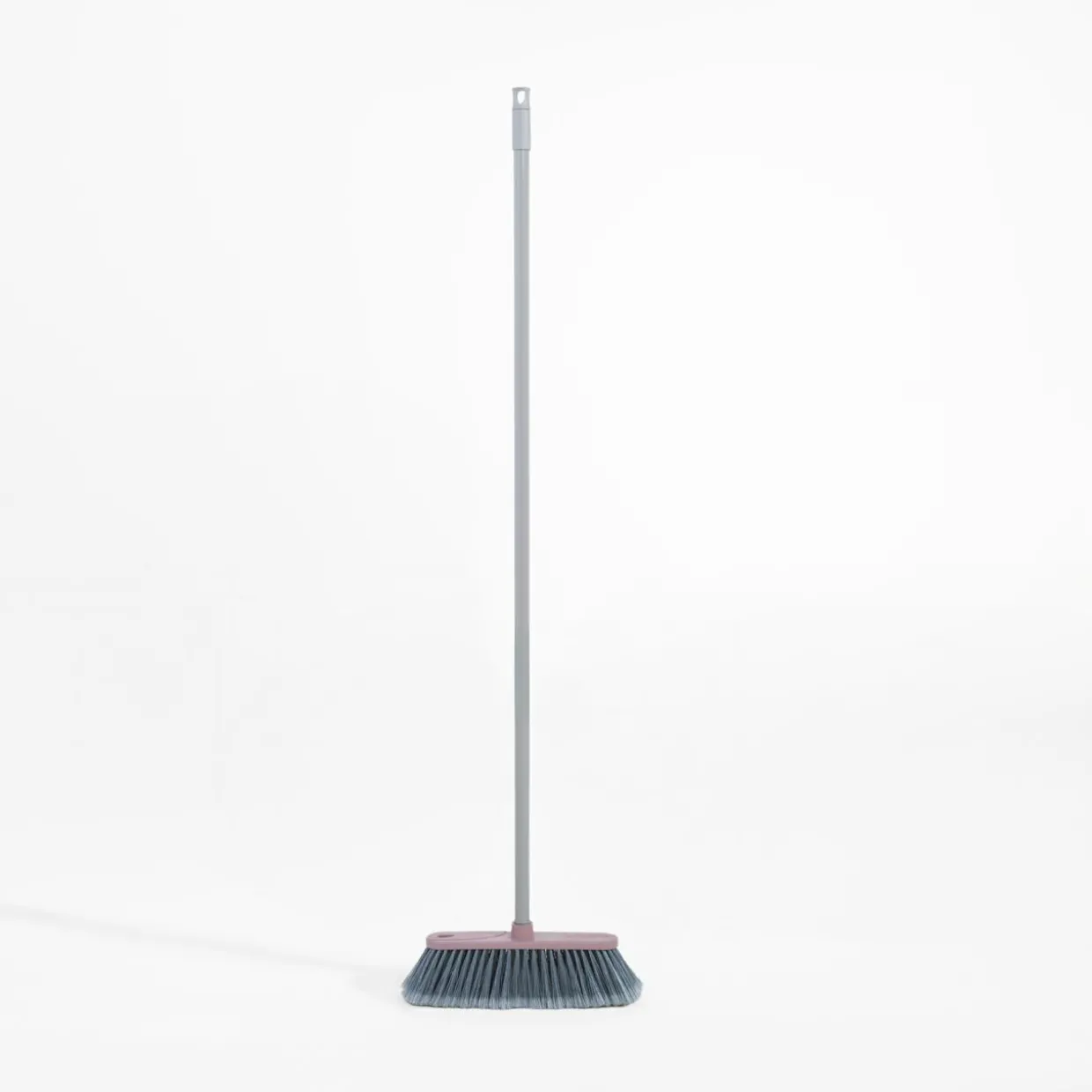 Miotła z trzonkiem RESTART 132 cm MIX