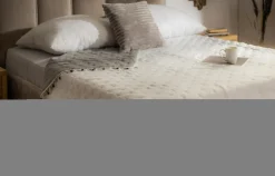 Narzuta na łóżko biało-czarna FRINGLE 180x200 cm