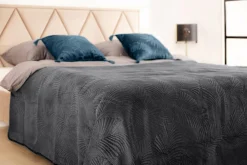 Narzuta na łóżko pikowana w liście szara FERN 240x260 cm