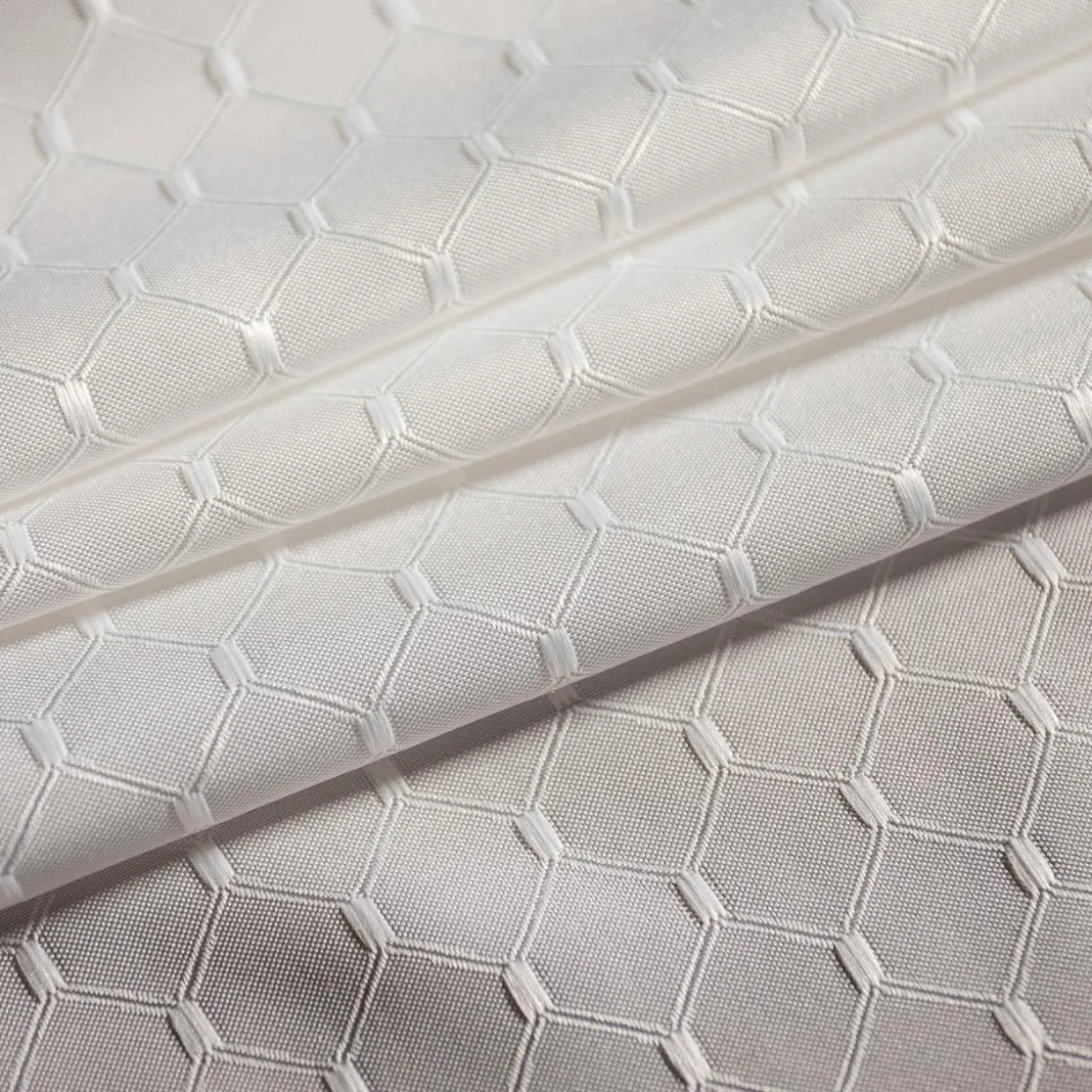 Obrus geometryczny biały KLARA 110x160 cm