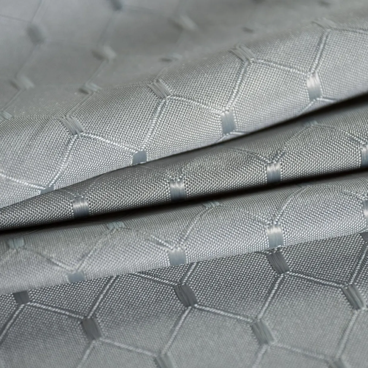 Obrus geometryczny szary KLARA 140x240 cm