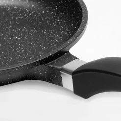 Patelnia aluminiowa STARKE PRO 20 cm + podkładka