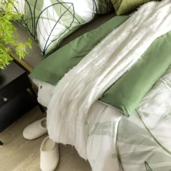 Pościel bawełniana biała w zielone liście TRENDY 220x200 cm