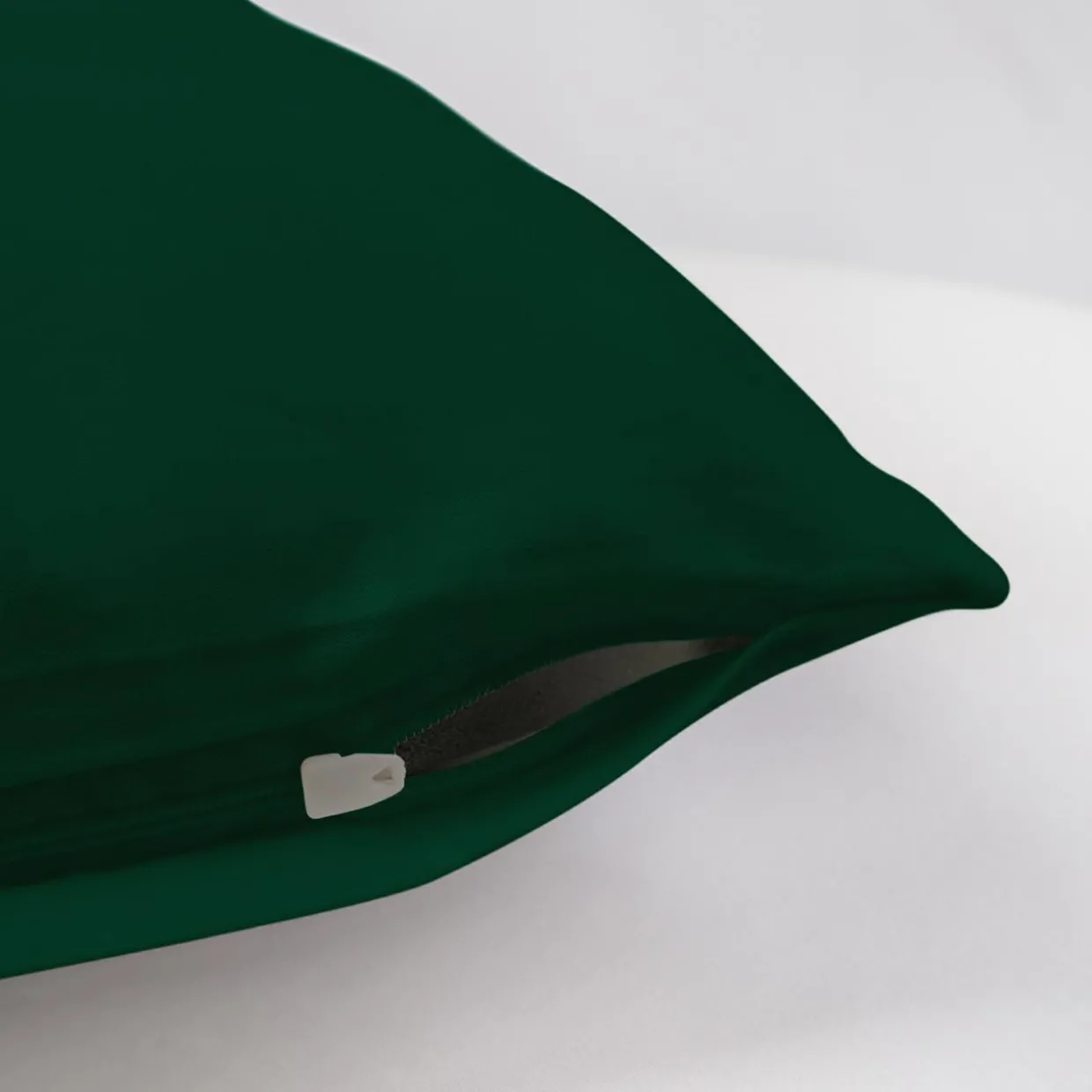 Poszewka satynowa zielona 70x80 cm