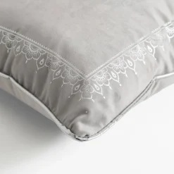 Poszewka ze słoniem jasnoszara DAIRA 45x45 cm