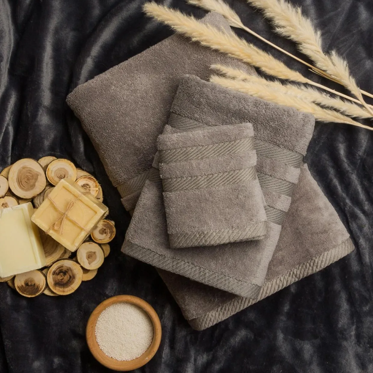 Ręcznik bawełniany ciemnoszary CAROLINE 50x90 cm