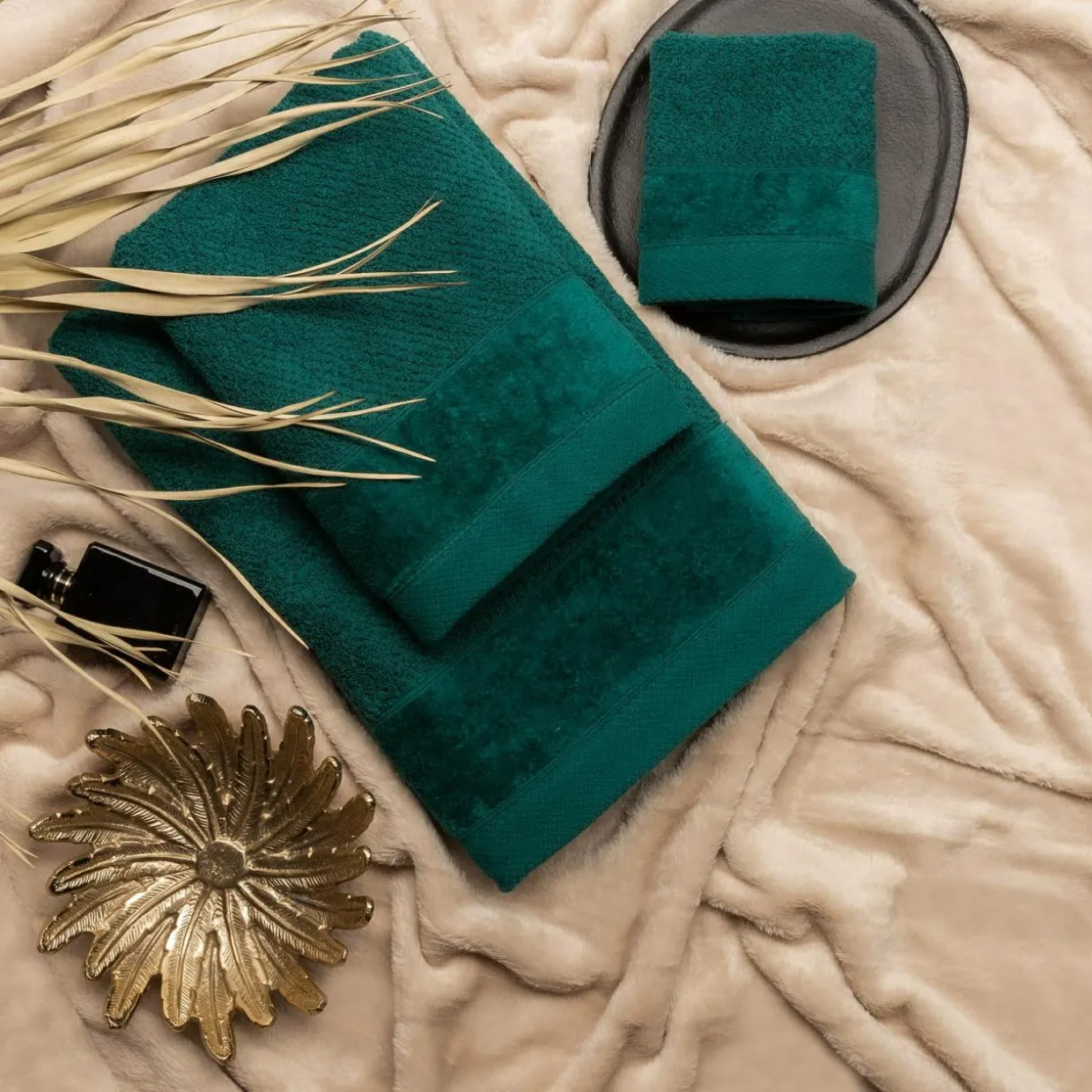 Ręcznik bawełniany ciemnozielony VITO 50x90 cm