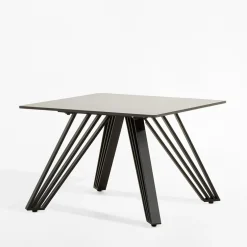 Stolik na metalowych nogach EGENO