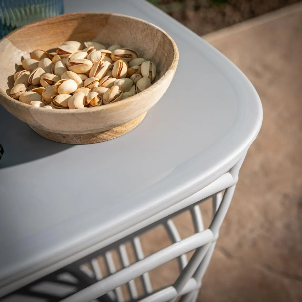 Stolik ogrodowy z pojemnikiem HAMILLO jasnoszary