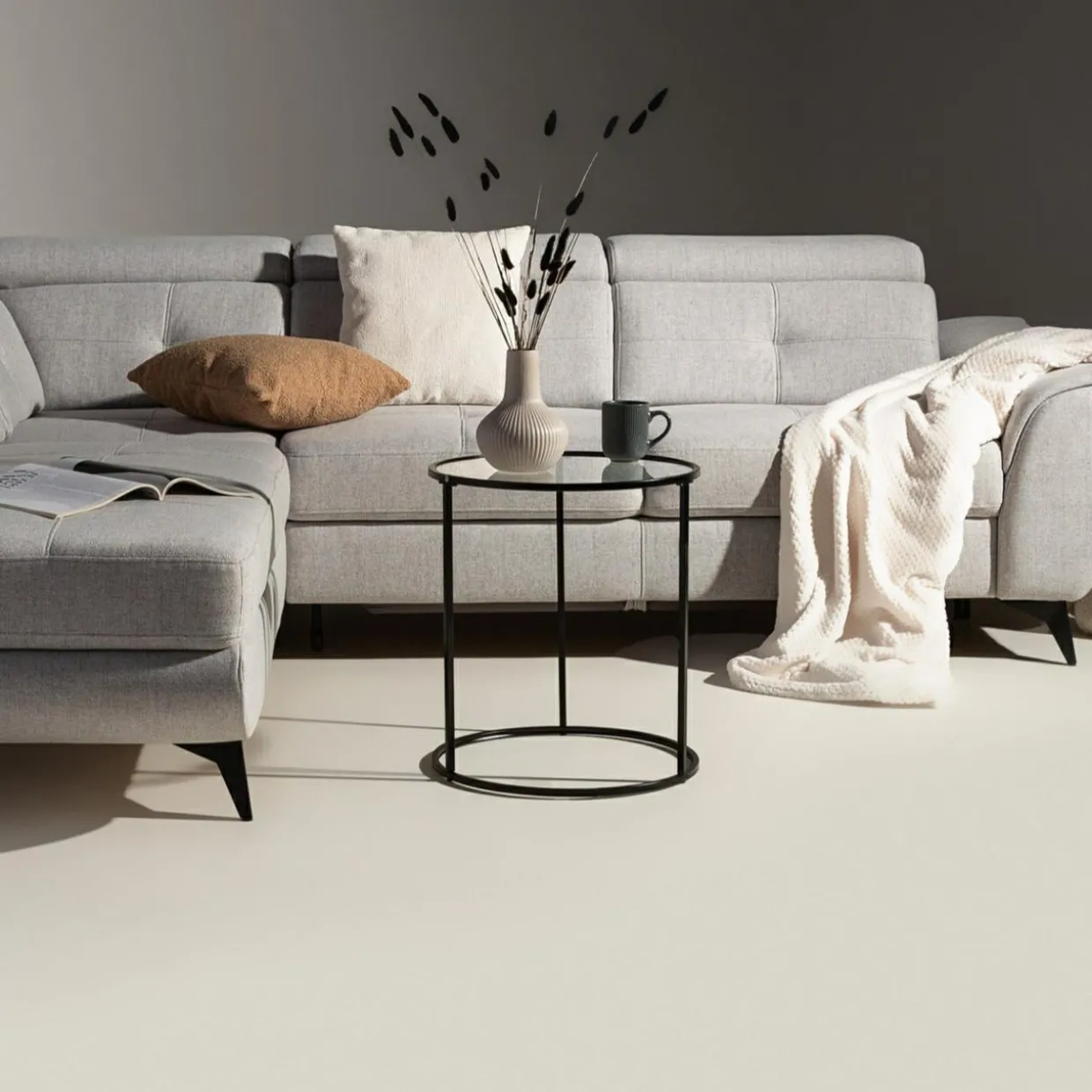 Stolik okrągły ze szlanym blatem