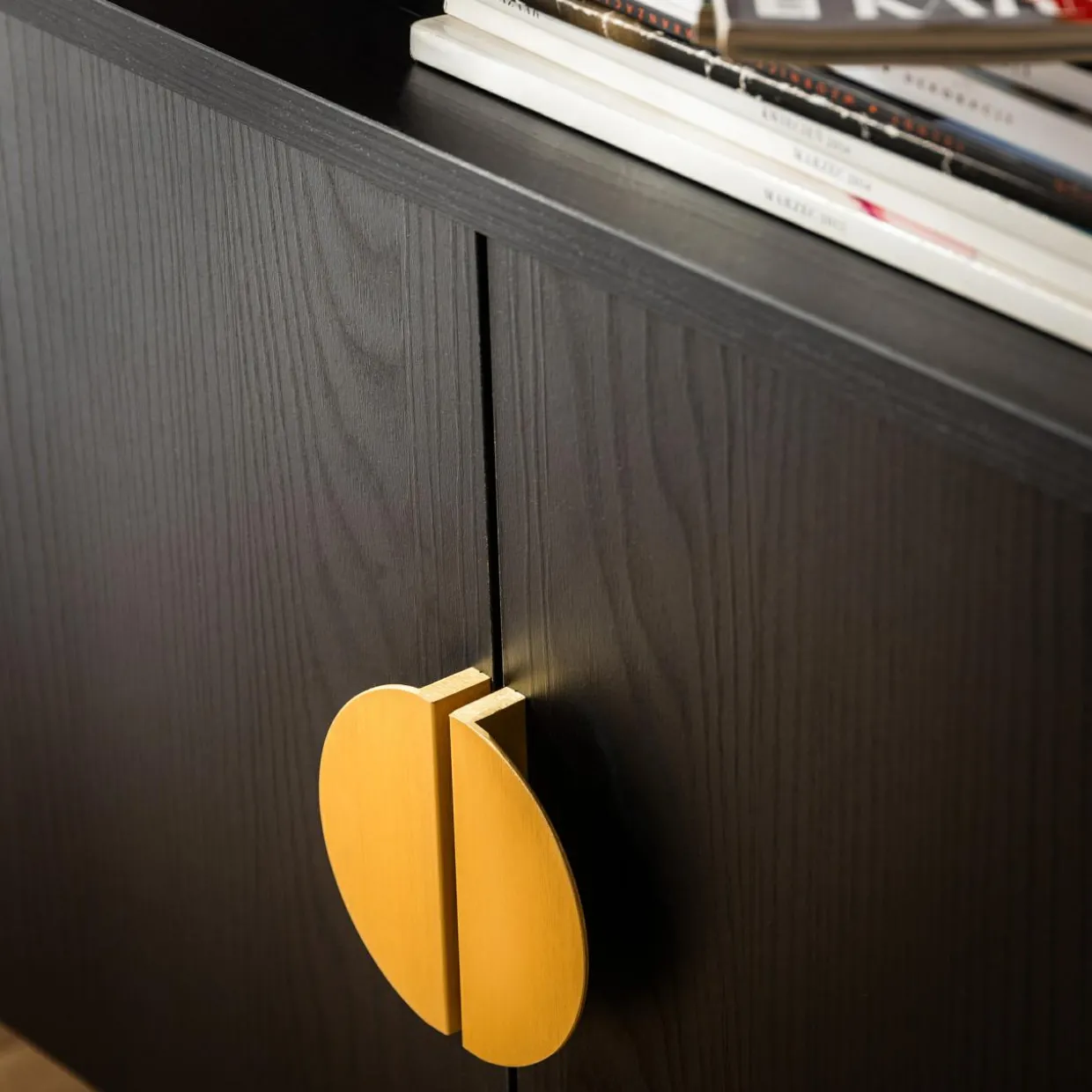 Szafka RTV czarna MOND 200 cm