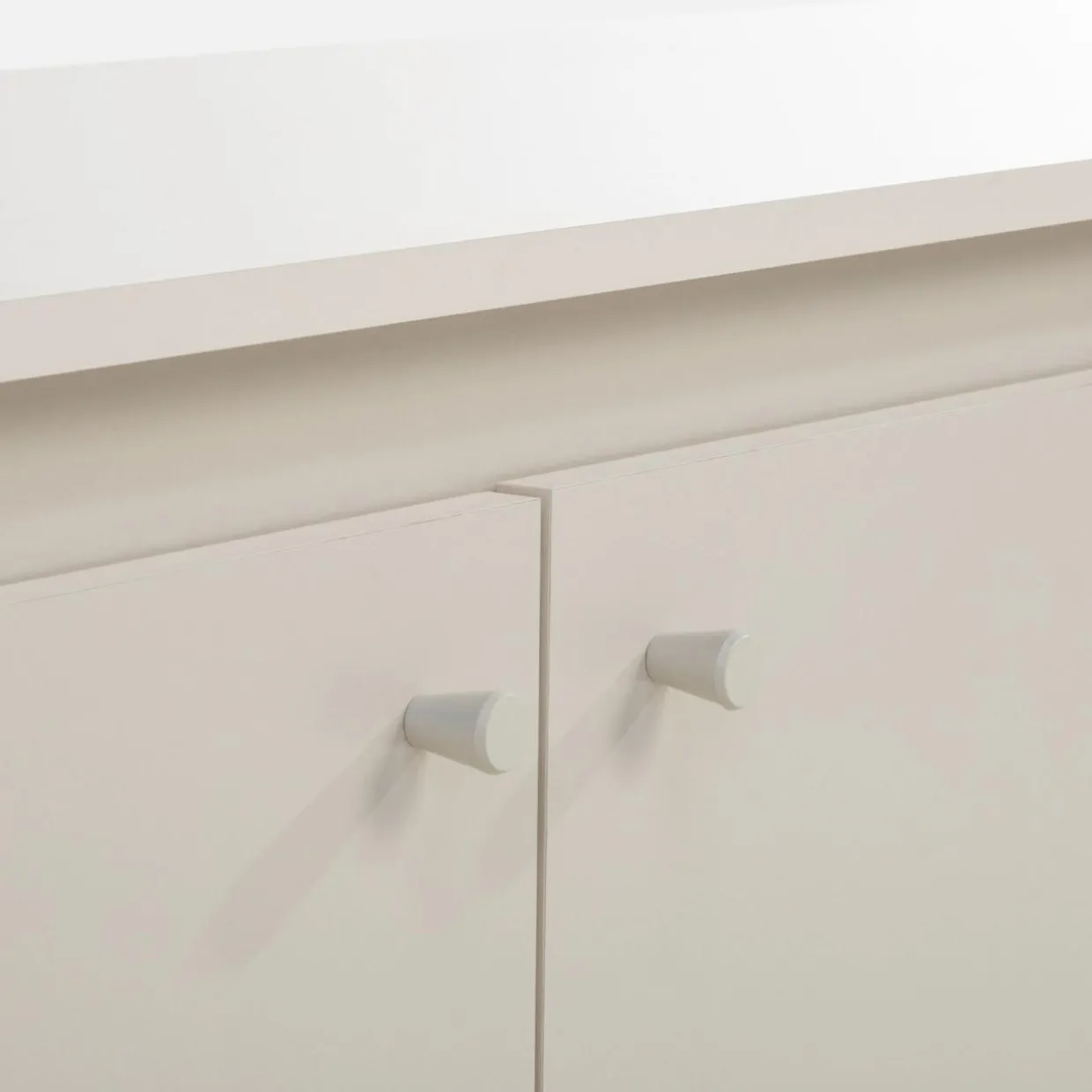 Szafka RTV na metalowych nóżkach TORINO kaszmir