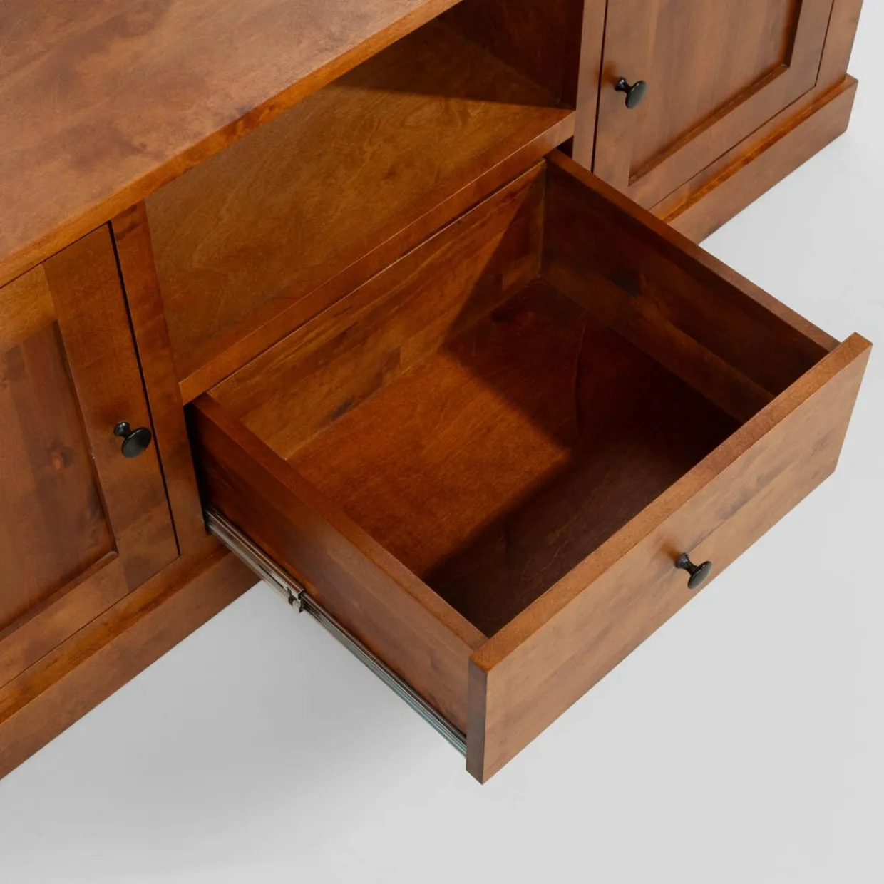 Szafka RTV z litego drewna PAOLA brzoza koniakowa, 150 cm