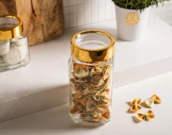 Szklany pojemnik do żywności ze złotą pokrywką 1l