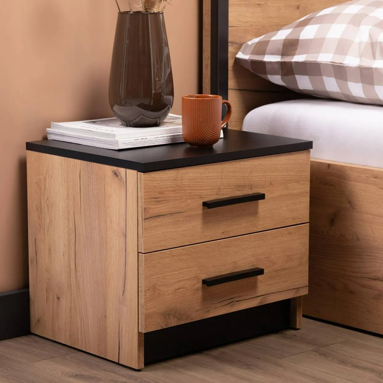 Wazon szklany brązowy 23 cm