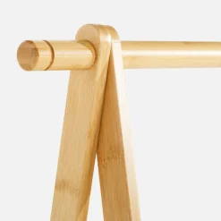 Wieszak drewniany z koszem PAG