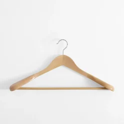 Wieszak na kurtki drewniany