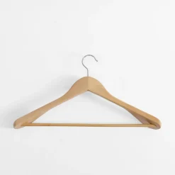 Wieszak na kurtki drewniany