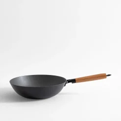 Wok żeliwny czarny FERRO 30 cm