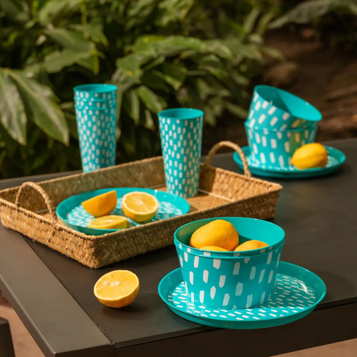 Zestaw 4 misek plastikowych niebieski 750 ml